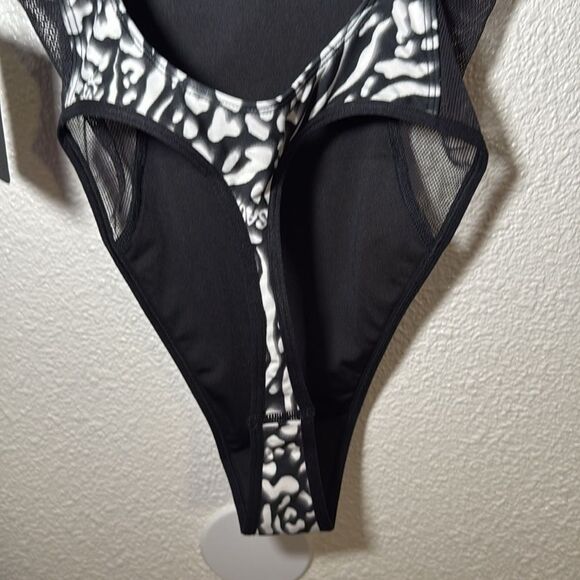 NWT- SAVAGE x FENTY- 1-ON-1 BODYSUIT-BLACK CAVIAR X INSTINCTS PRINT-Size XS - Picture 11 of 16